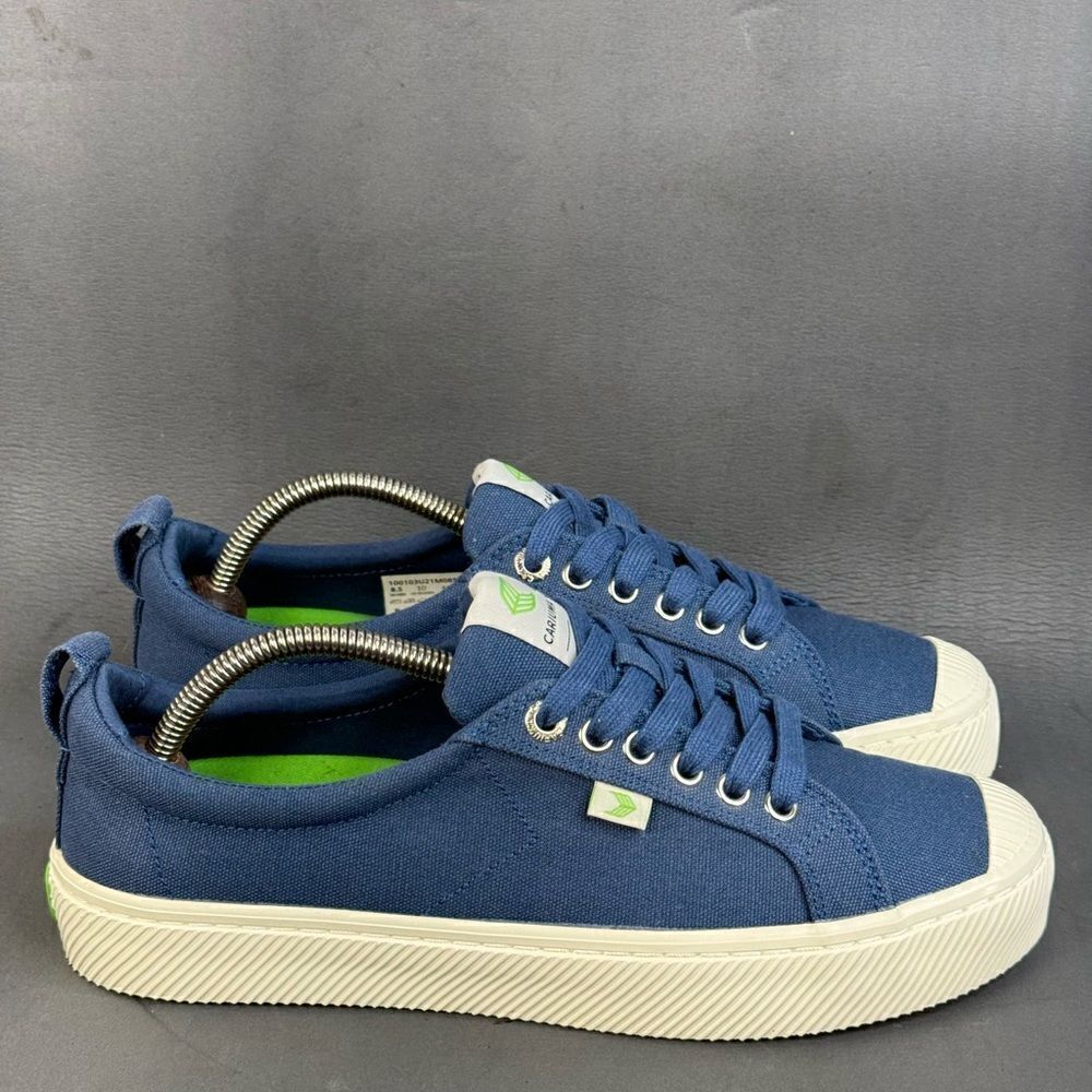 Cariuma Women's OCA Low Top Shadow Blue Canvas sneaker Shoes size 10